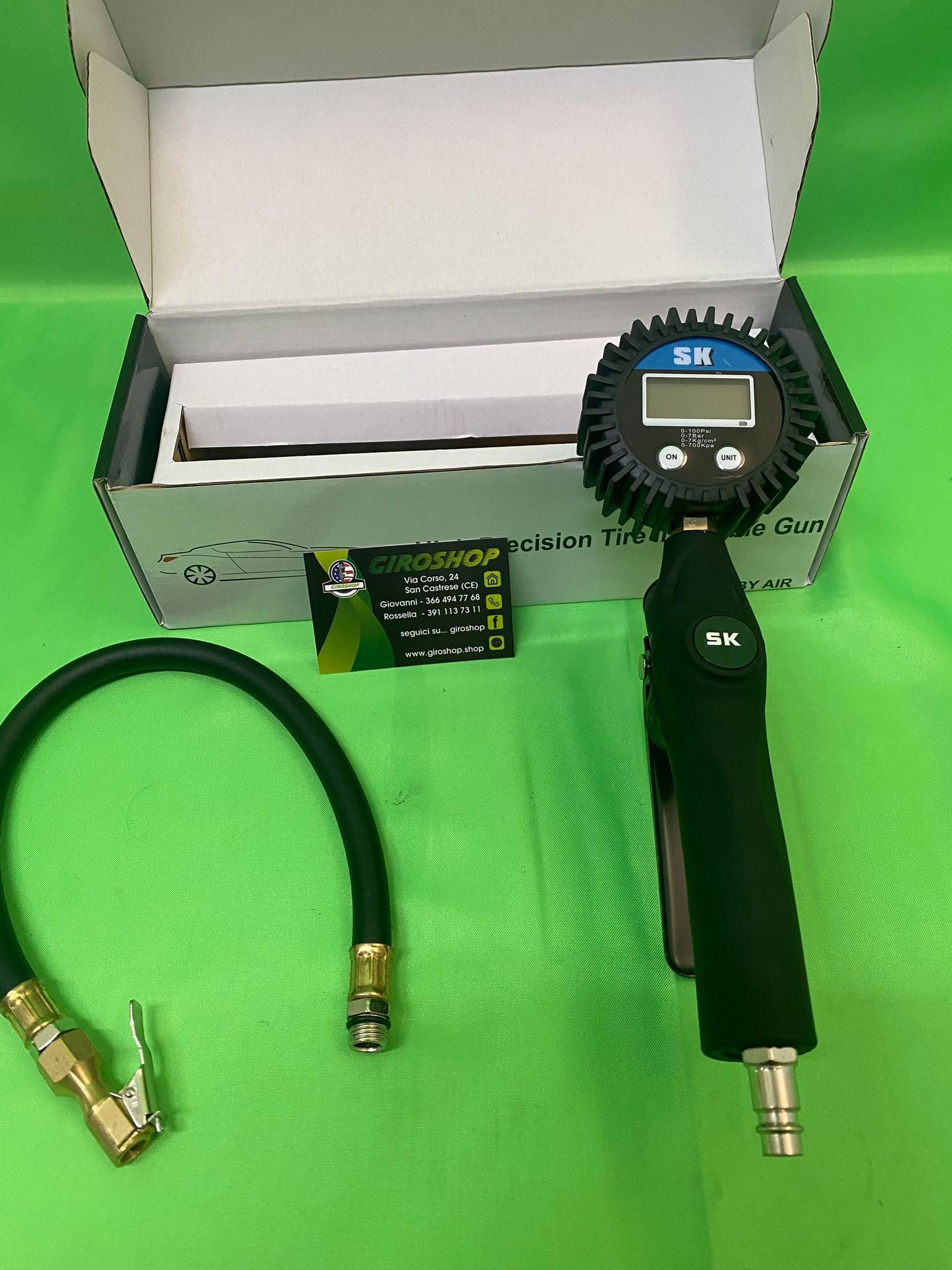 Manometro digitale pressione gomme pneumatici ad aria compressore 7 bar 100  psi - Giroshop